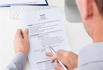 商務(wù)英語翻譯在國(guó)際貿(mào)易中的重要性